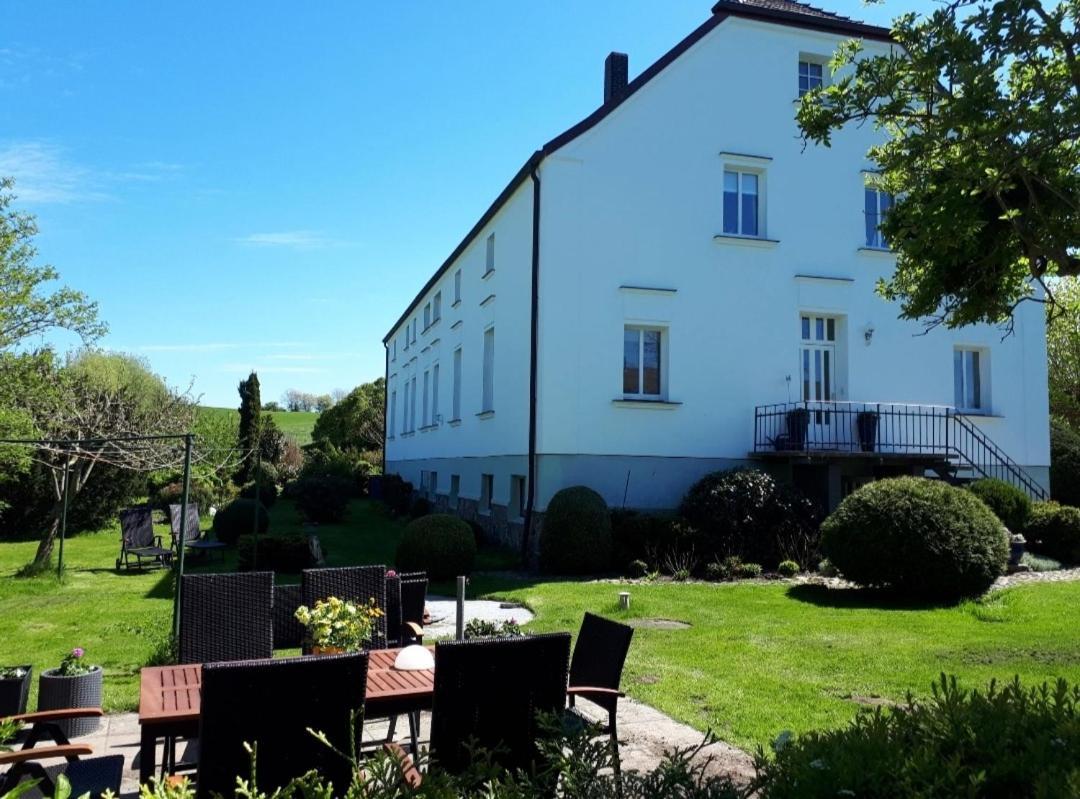 Altes Bauernhaus Im Gruenen Steffenshagen Exteriör bild